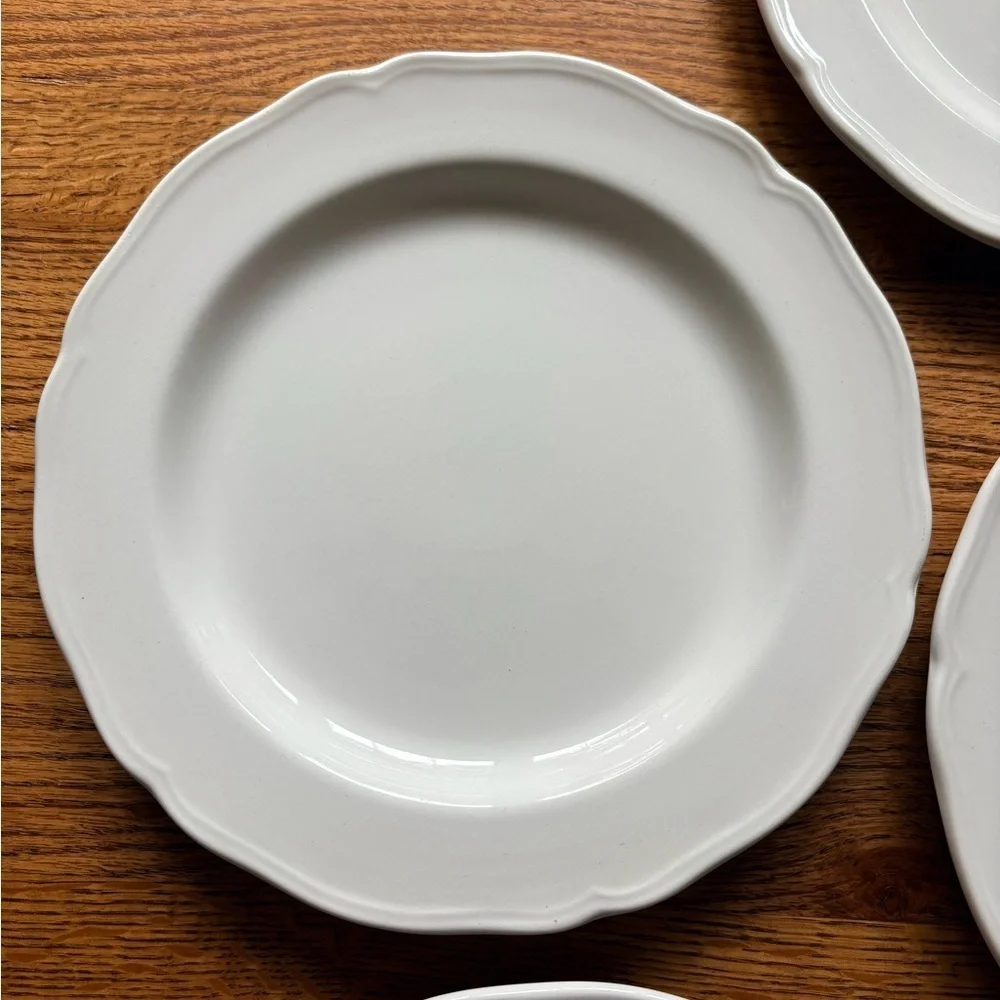 J&G Meakin Royal Staffordshire Heirloom Ironstone white set of 5 Plates ~10 in.